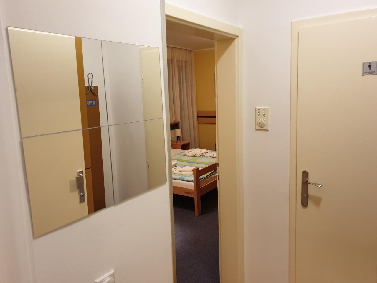 Spirit Apartments Belgrado Esterno foto